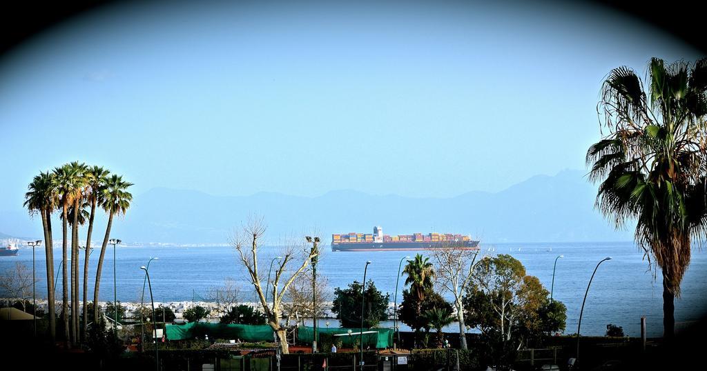 Bed And Breakfast Riviera Di Chiaia Turrisi Napels Buitenkant foto